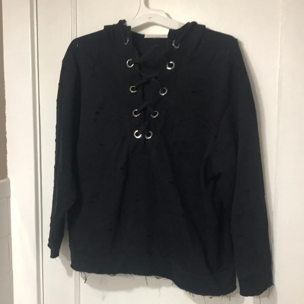 Hot and delicious black distressed shirt - Picture 1 of 9